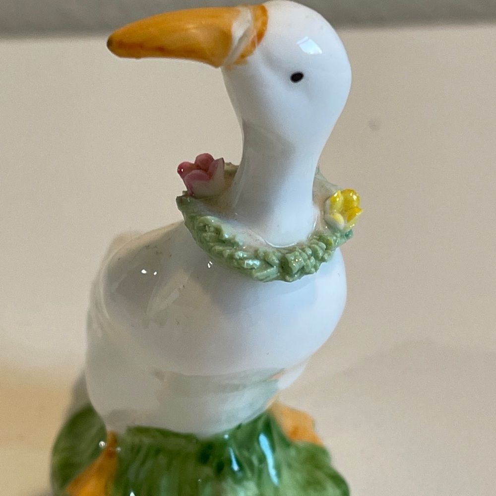 Set of 2 White Geese Bone China Vintage Omnibus. - Picture 10 of 13